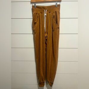 Nike Women’s Sportswear Velour Jogger Pant